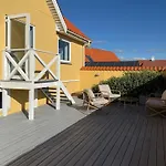 Yellow House With Sauna And View Over Сasa de vacaciones