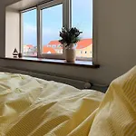 Yellow House With Sauna And View Over Сasa de vacaciones