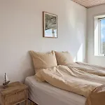 Yellow House With Sauna And View Over Сasa de vacaciones *