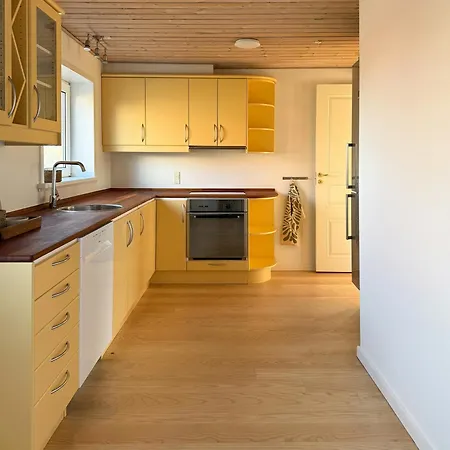 Yellow Beach House With Sauna And View Over Lokken * Løkken
