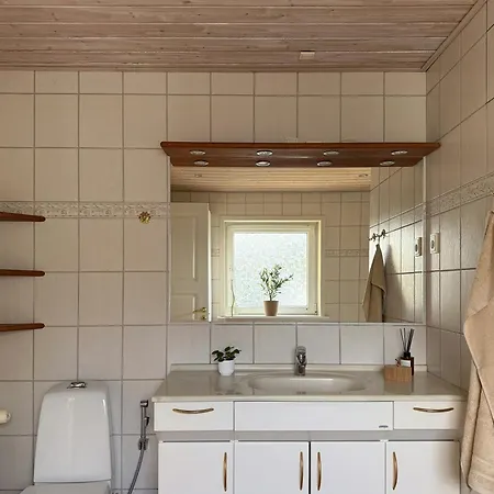 Yellow House With Sauna And View Over Сasa de vacaciones *
