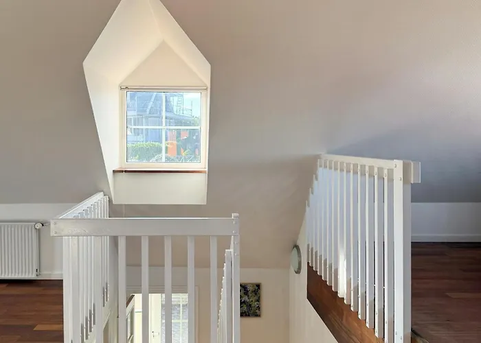 Ferienhaus Yellow Beach House With Sauna And View Over Lokken