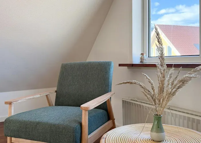 Ferienhaus Yellow Beach House With Sauna And View Over Lokken