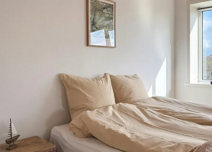 Ferienhaus Yellow Beach House With Sauna And View Over Lokken *