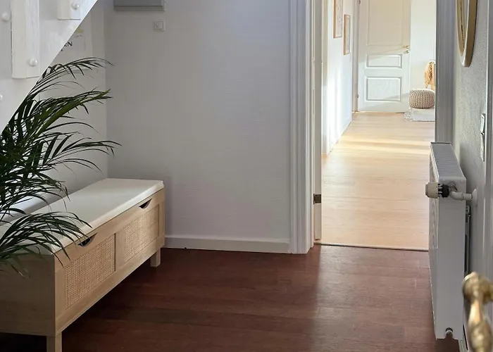 Сasa de vacaciones Yellow House With Sauna And View Over *