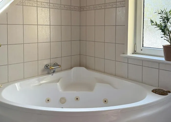 Сasa de vacaciones Yellow House With Sauna And View Over